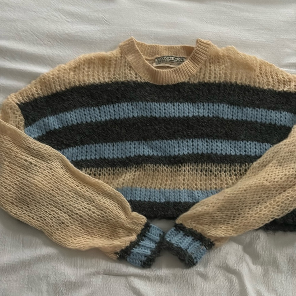 Cropped knit sweater